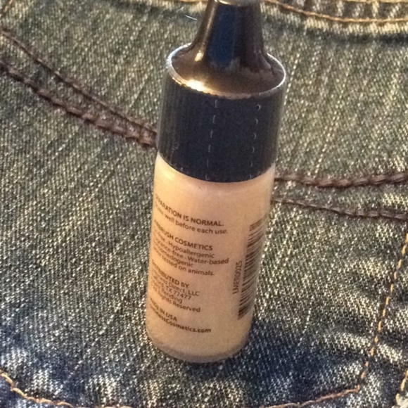 Luminess Air Concealer Eraser Airbrush Makeup - Picture 3 of 4